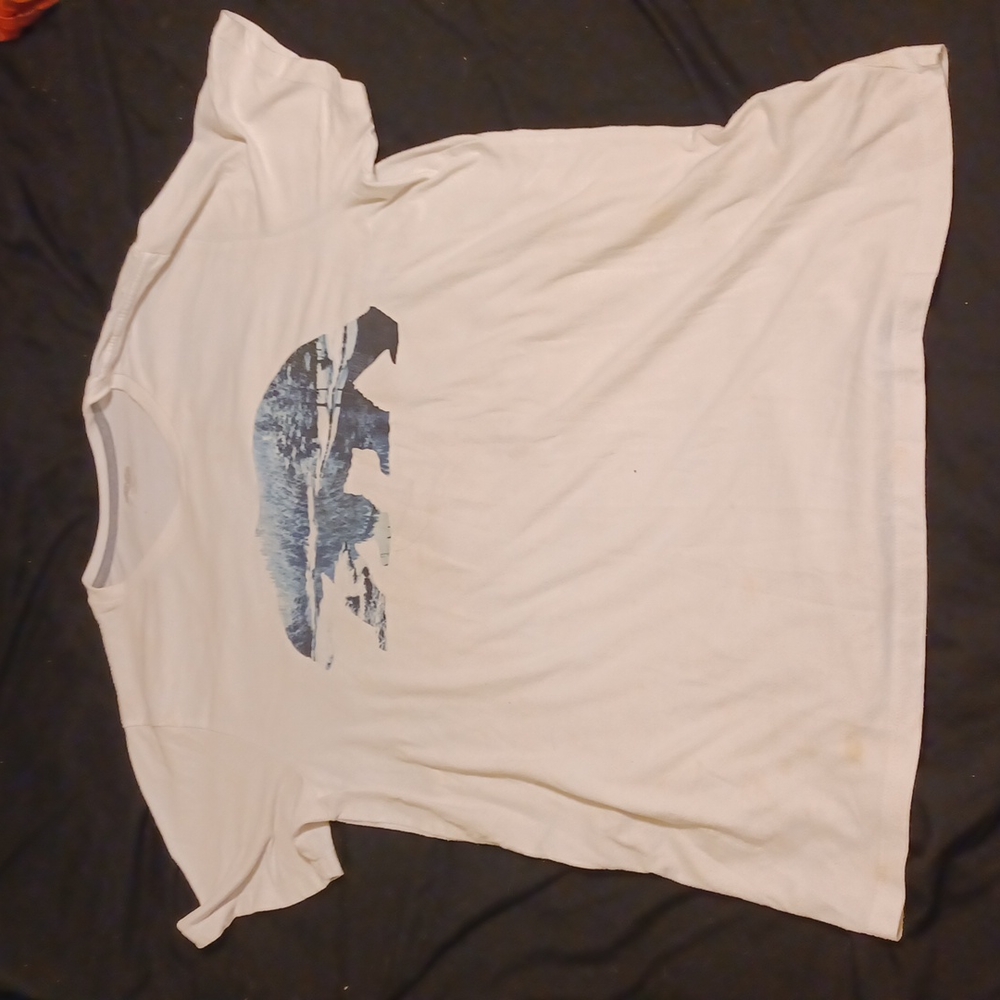 White tee with beat